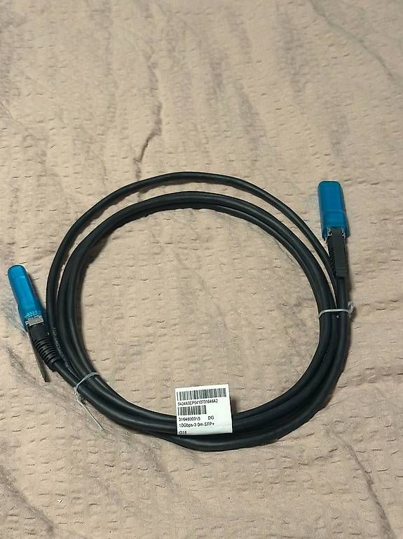 Câbles: 10Gbps SFP+ DAC Kabel  3 m  Neu – Neuf (Voir description) à Obernau par samuel7sergio