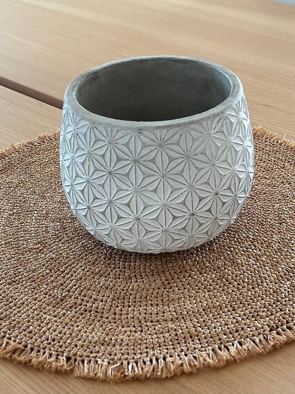 Vasi per fiori: Uebertopf Gefäss aus Beton – Usato da Bülach venduto da marspi 1