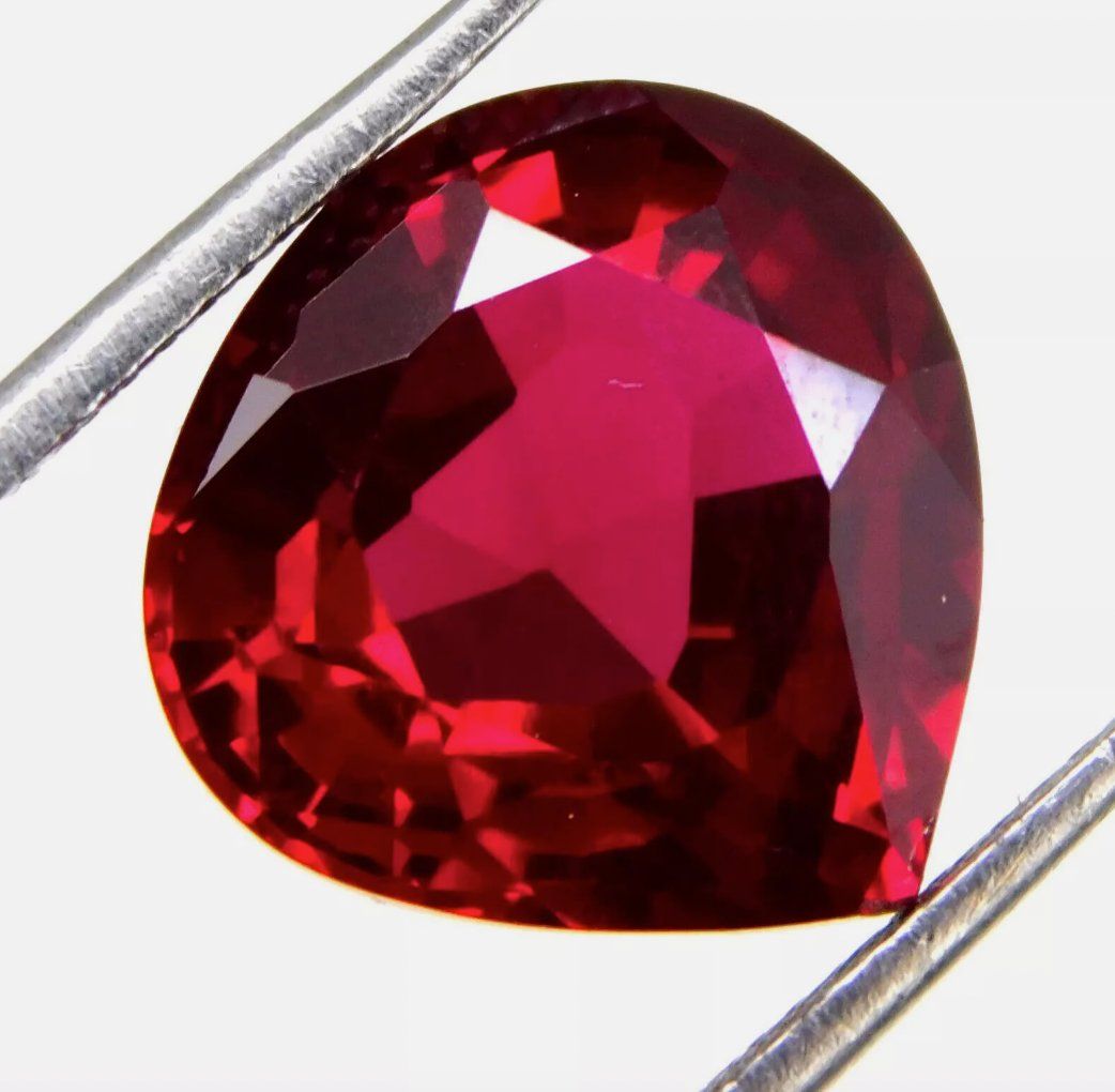 Pietre preziose: 10.99 Cts Certified – Nuovo e nell'imballaggio originale da Genève venduto da AWWA 1