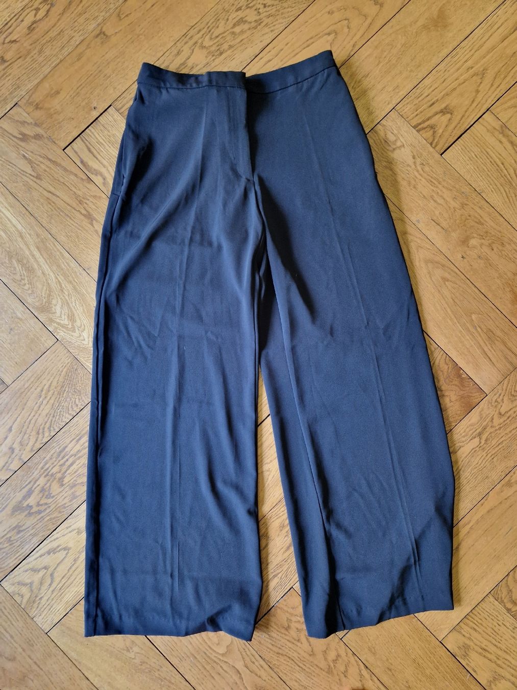 H&M Hosen: Schwarze Stoffhose von H&M Gr. 38 – Neu und originalverpackt aus Innerberg von Noe25