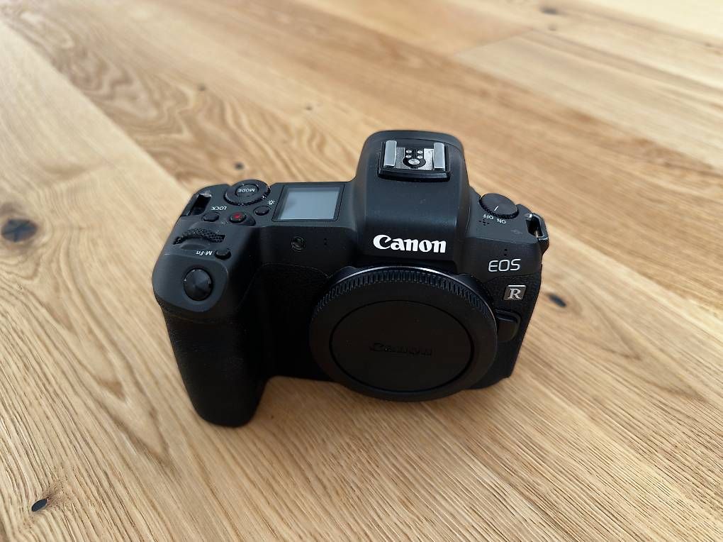 Fotocamera: Canon EOS R Body mit Zubehör – Usato da Ruswil venduto da _M4R