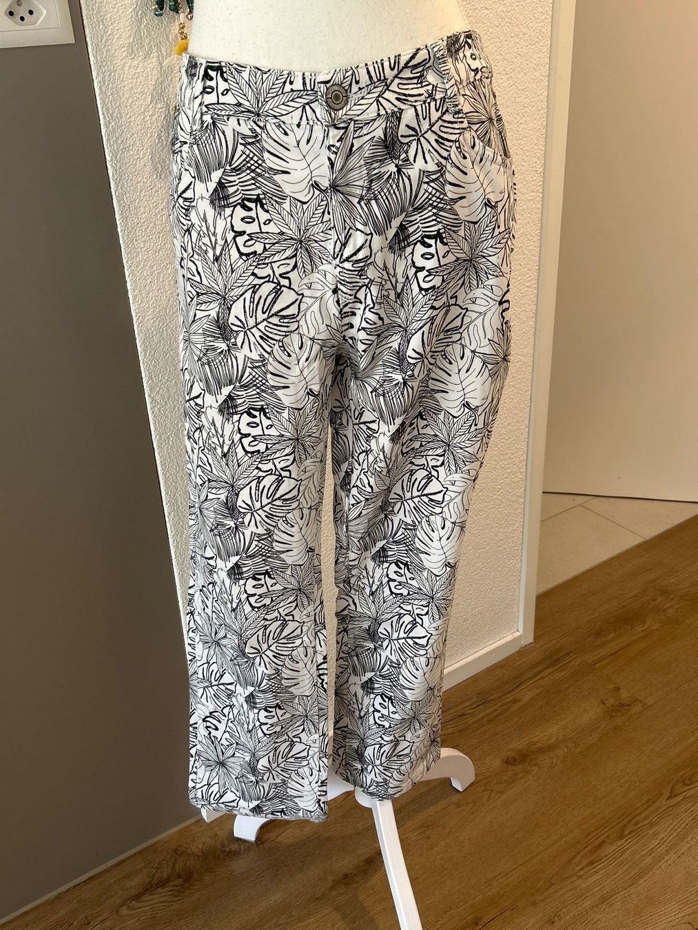 Pantaloni: Damenhose weiss mit Muster von Multiblu Gr.40 – Nuovo (secondo la descrizione) da Brunnen venduto da Nala2929 4