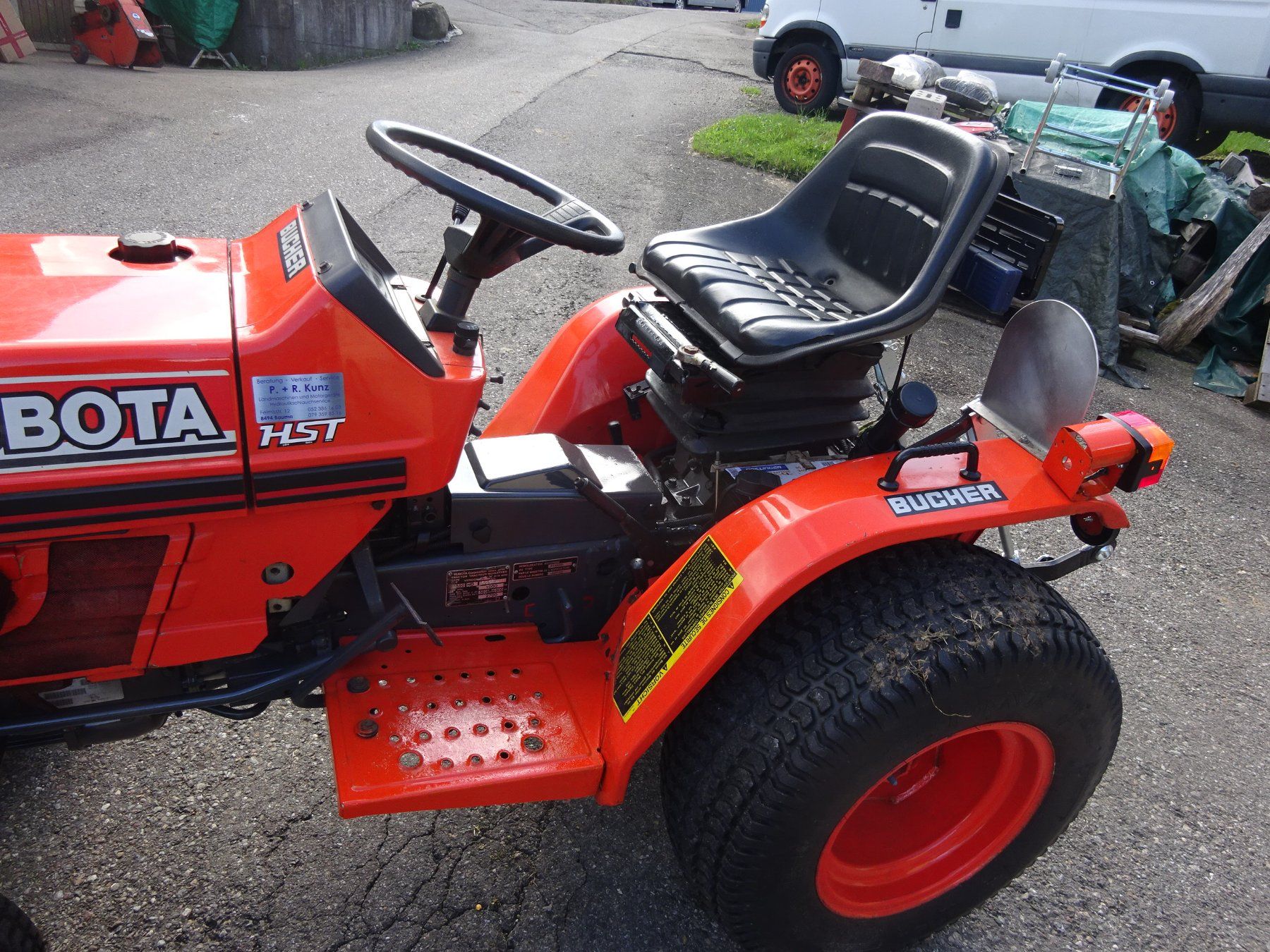 Kubota Trattori: Traktor Kubota B1550HST mit Schneepflug – Usato da Bauma venduto da deutz08 2