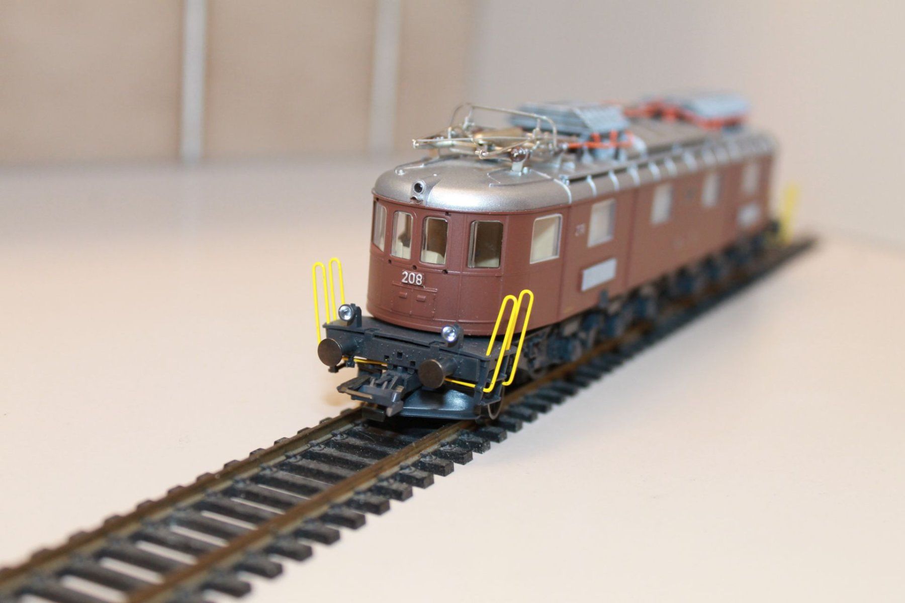 Roco Modellini di ferrovie: BLS Be 6/8 – Usato da Birmensdorf ZH venduto da Buhwil18 2