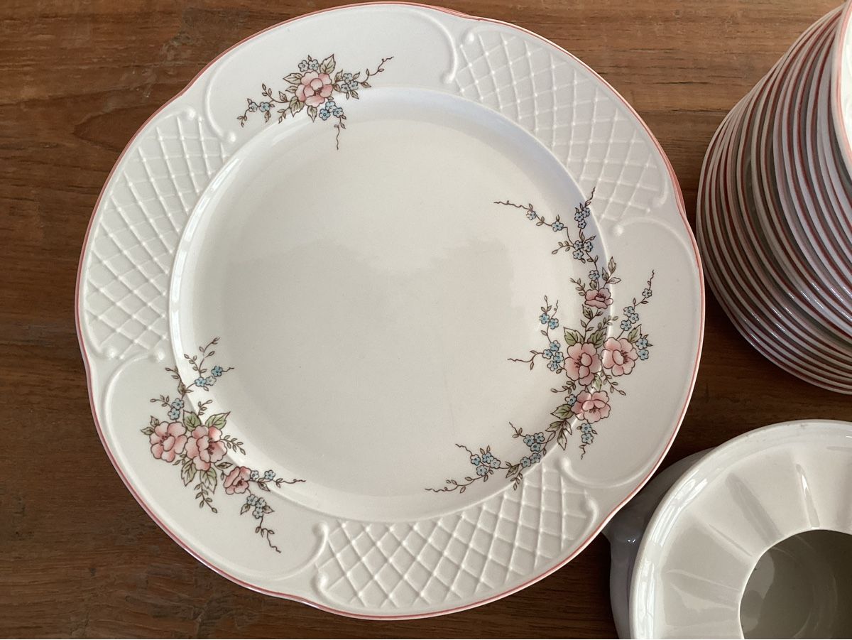 Villeroy & Boch Set di piatti: Villeroy&Boch, Kaffeeservice Rosette 58-teilig – Usato da Salenstein venduto da Esprit57 1