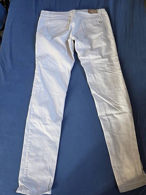 Pantaloni: Hose Large, Marke Please – Usato da Tägerwilen venduto da pre_tpc6 1