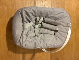 Stokke Tripp Trapp Newborn Babyschale mit Spielzeughalter