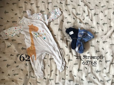 Pyjama und Strumpfhosen 62/68