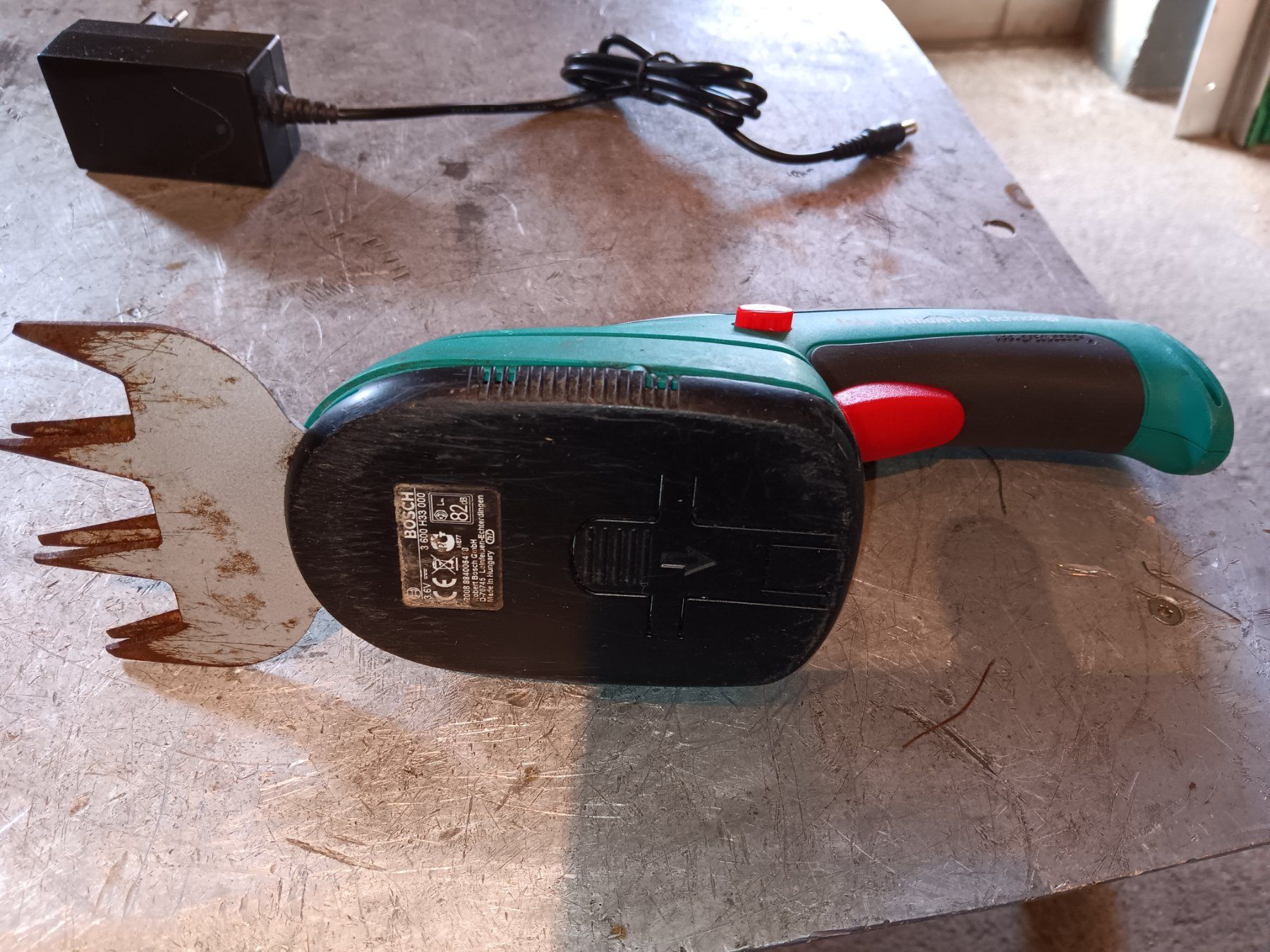 Bosch Tagliaerba: Bosch Akku-Grasschere Isio – Usato da Dietikon venduto da Sauber64 4