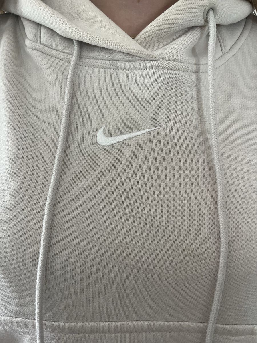 Nike Pullover & Sweatshirts: Beiger Kapuzenpullover Damen von Nike Grösse M – Gebraucht aus Hinwil von Nullacht15 3