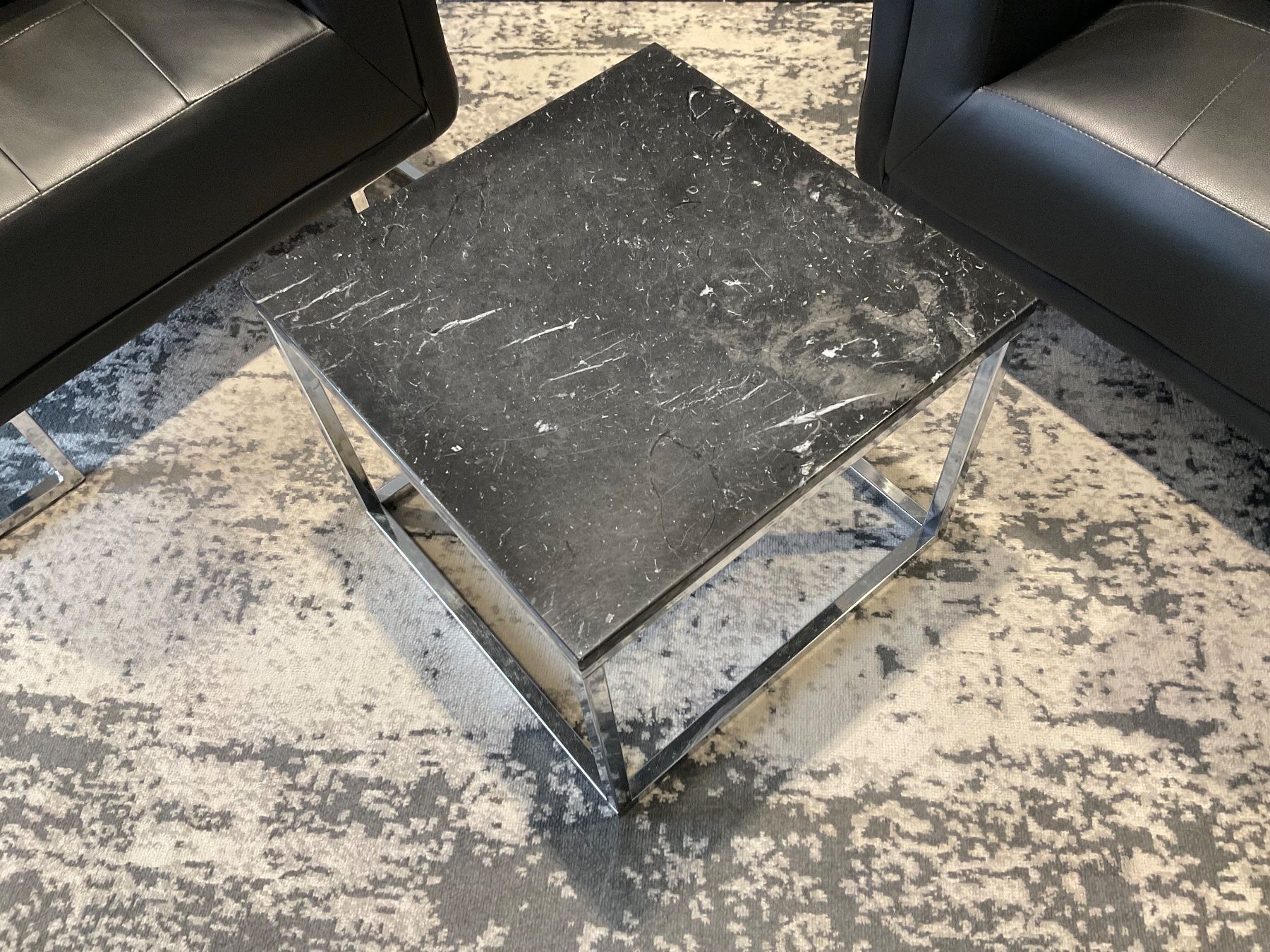 Tables: table basse en marbre – D'occasion à Perroy par MR6. 1
