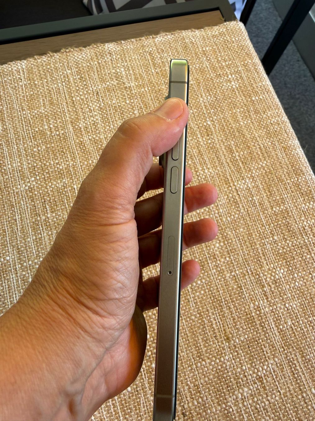 Apple Telefoni cellulari / Smartphones: iPhone 15pro max natural Titanium 256 GB – Usato da Ebikon venduto da el_carpincho 6