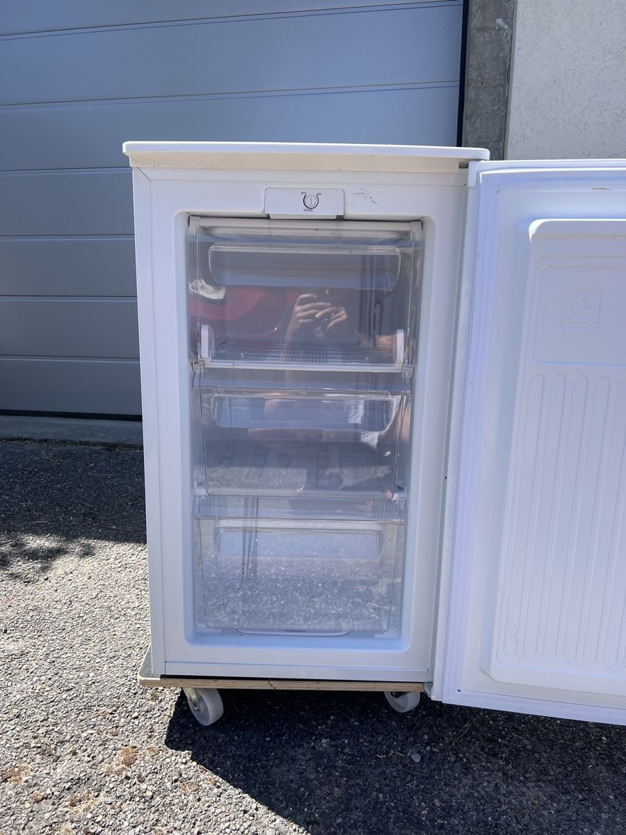 Congelatori: Kibernetik Tiefkühler (funktioniert) – Usato da Altendorf venduto da mar_yrs7 4