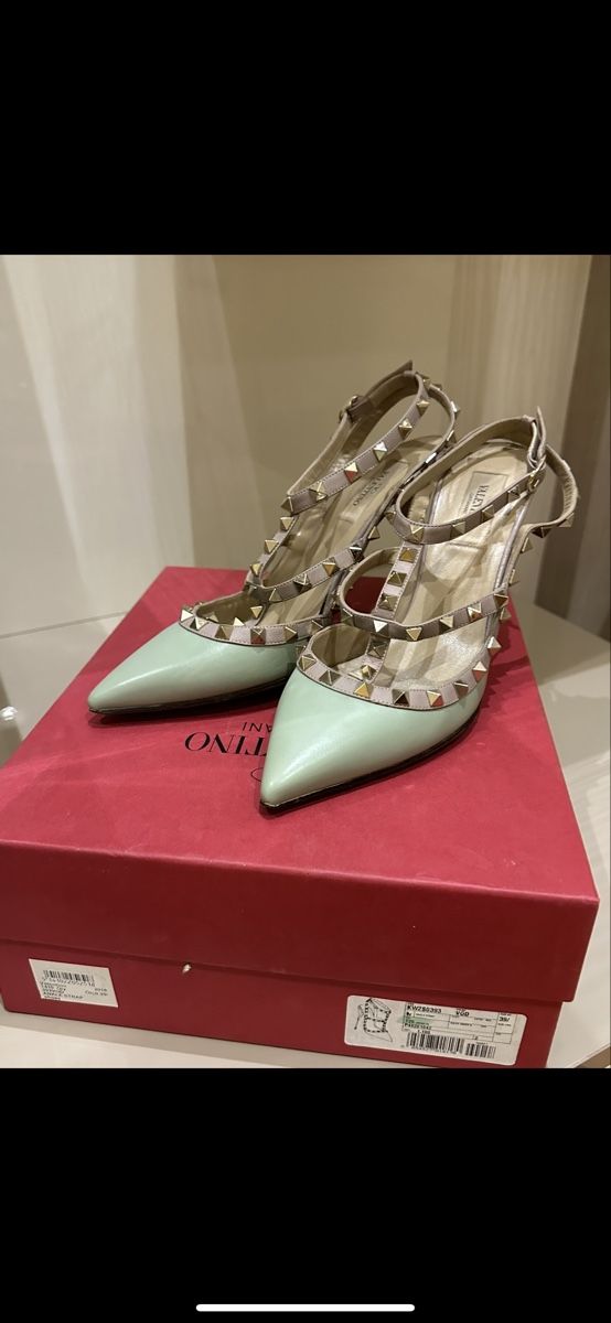 Valentino Scarpe da donna: Valentino Garavani Rockstud pump – Usato da Mies venduto da larmela