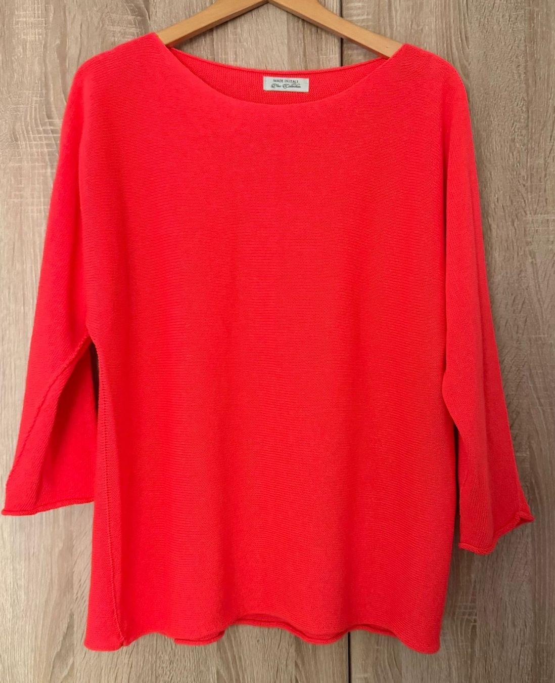 Maglioni & Felpe: Pullover rot orange leuchtend made in Italy Grösse One Size – Usato da Nussbaumen AG venduto da brigitebardot