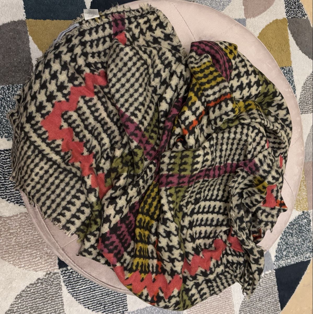 Foulard & Sciarpe: Mehrfarbiger Schal – Usato da Ennenda venduto da cal_pn6x