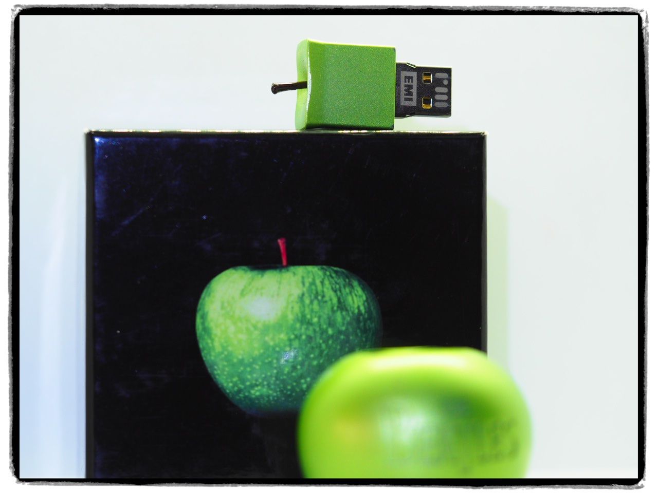 Vinyles: BEATLES USB – D'occasion à Lausanne par Leag 6