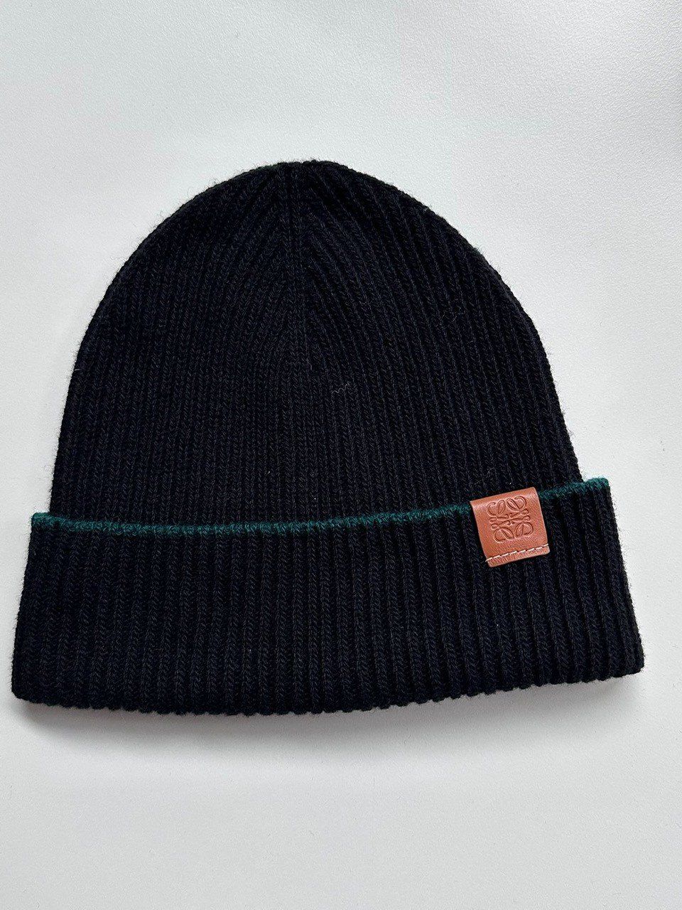 Copricapi, berretti & cappellini: Loewe Ribbed Beanie - Schwarz – Usato da Chur venduto da kilkenny99