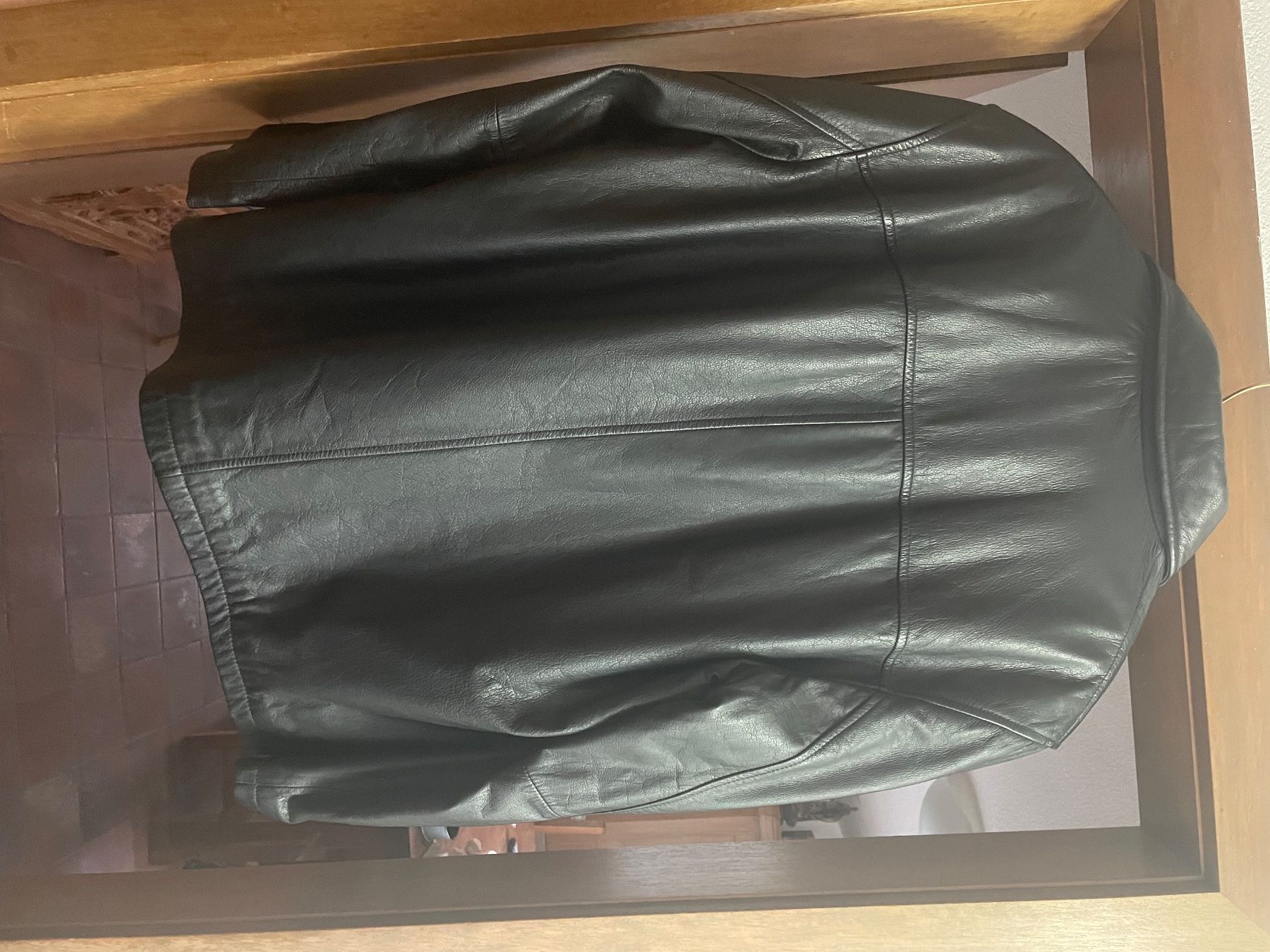 Vestes: Top Lederjacke gepflegt – D'occasion à Oetwil am See par 12P11P10P 1