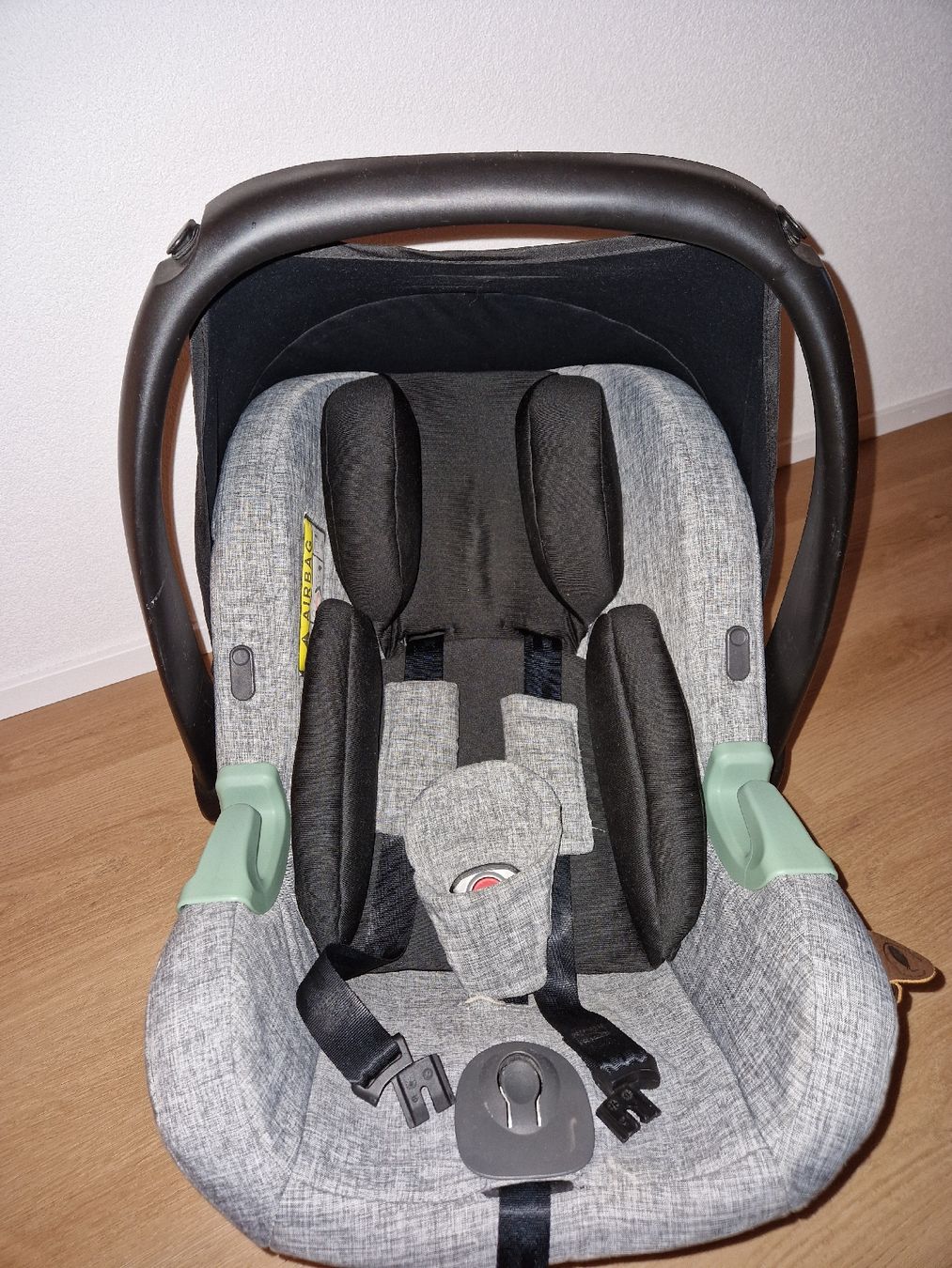 ABC Design Seggiolini per auto: Babyschale ABC Design Tulip mit Fusssack – Usato da Dreien venduto da vaniih93 1