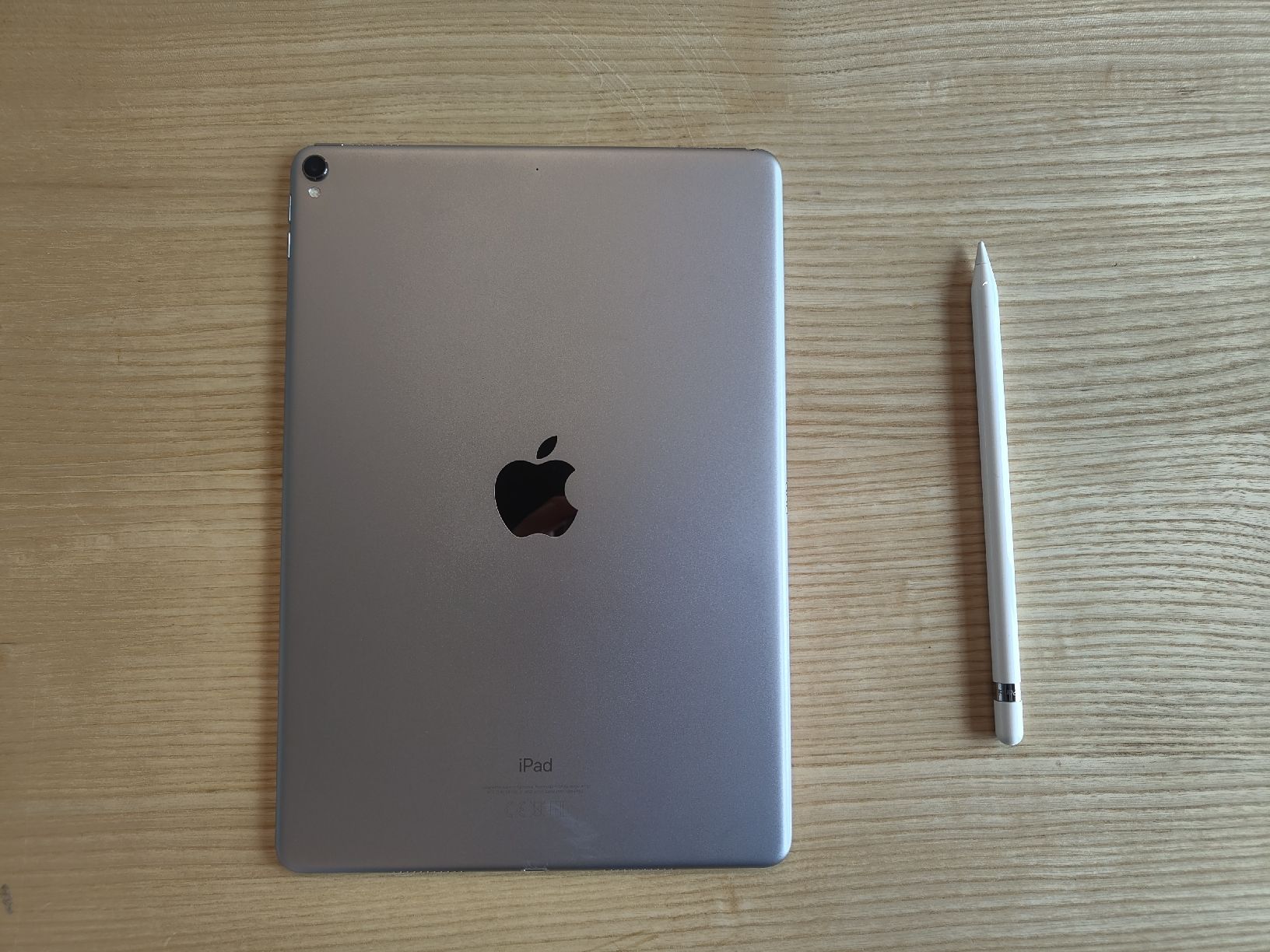 Apple Tablet PC: IPad Pro 2 (10.5") Space Gray 256GB + apple Pencil – Usato da Luzern venduto da Aki. 1