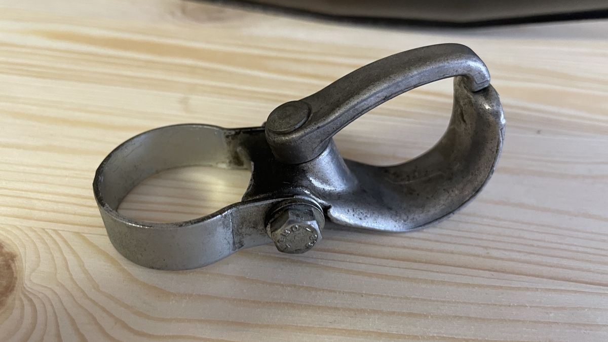 Piaggio Parti ricambio per ciclomotori: Piaggio Ciao Gepäck Haken Original – Usato da Rotkreuz venduto da Chochi 2
