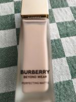 Burberry Makeup Beyond Wear in Light Neutral