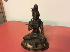 Schöne Alte  Asiatische Figur aus Messin