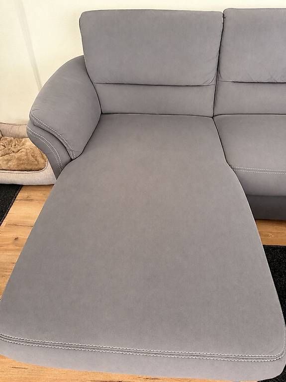Divani: Ecksofa grau mit Ottomane in gutem Gebrauchtzustand – Usato da Ruswil venduto da ara_c5h2 1