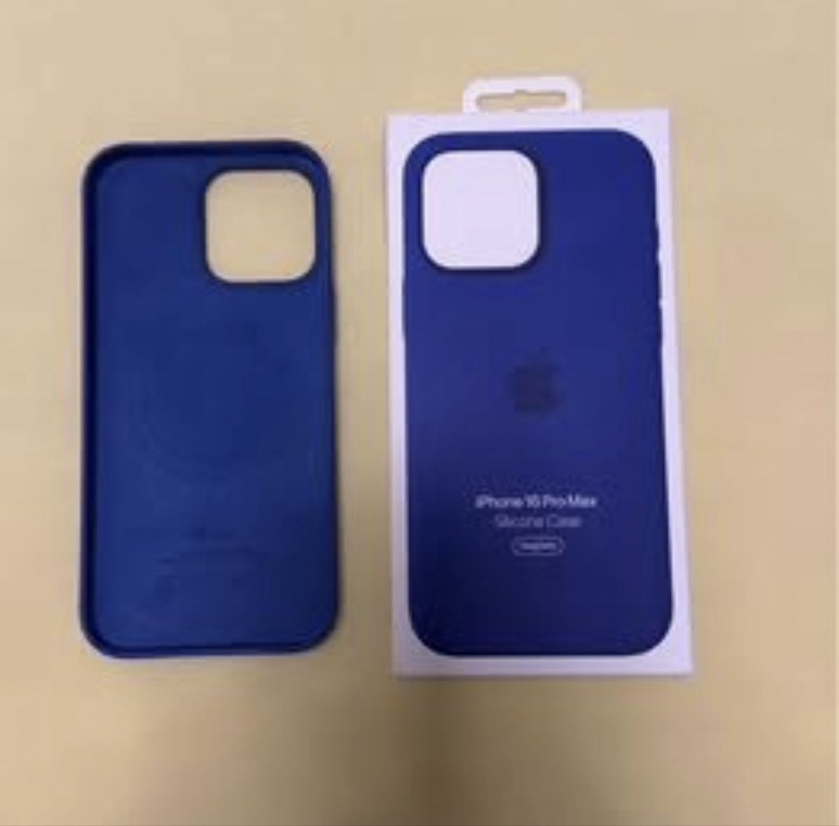 Apple Covers & Schutzfolien: Iphone 16 Pro Max Silicon Hülle Blau – Gebraucht aus BASEL von NELLA26 1