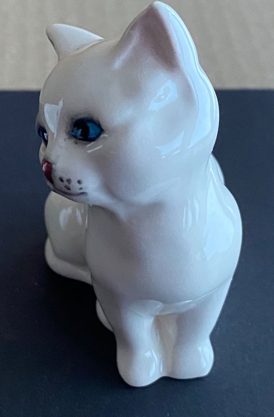 Statuette: Royal Doulton Katze 9x6cm alt – Usato da Grabs venduto da Barbstucky 1