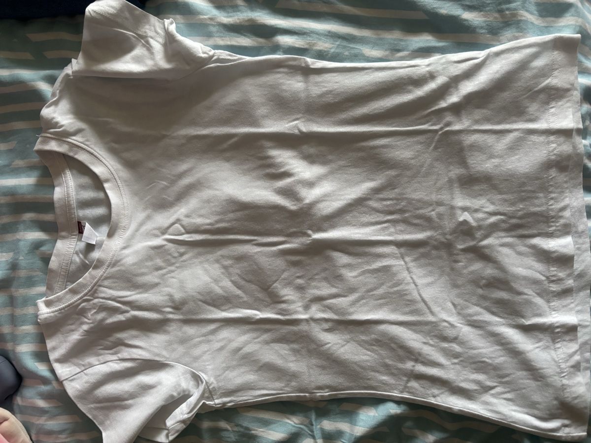 T-shirt: Weisses TShirt – Nuovo (secondo la descrizione) da Olten venduto da zor_6npz