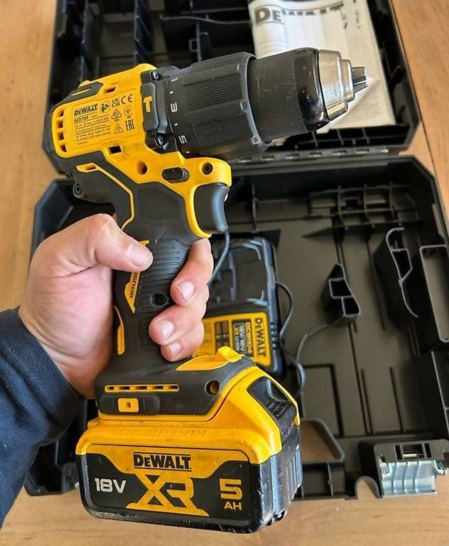 Caricabatterie: Visseuse Dewalt + 2 batteries + chargeur – Nuovo e nell'imballaggio originale da Biel/Bienne venduto da sli_mg2b 1