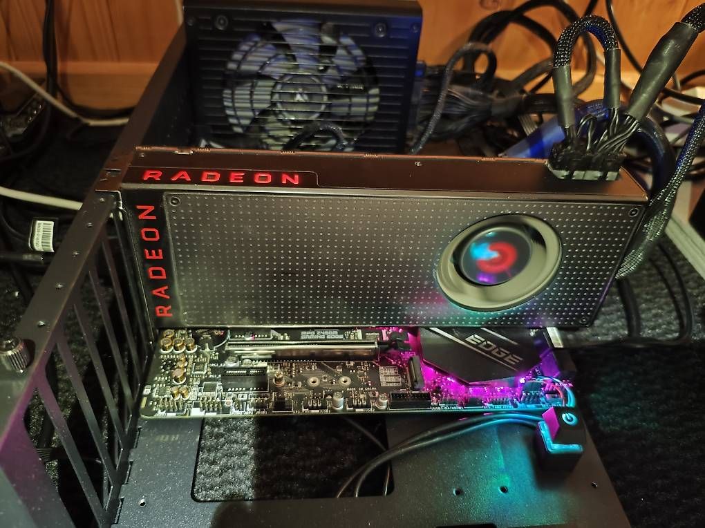 Amd Cartes graphiques: AMD Radeon Vega 64 – D'occasion à Neuenkirch par Metal_666 4