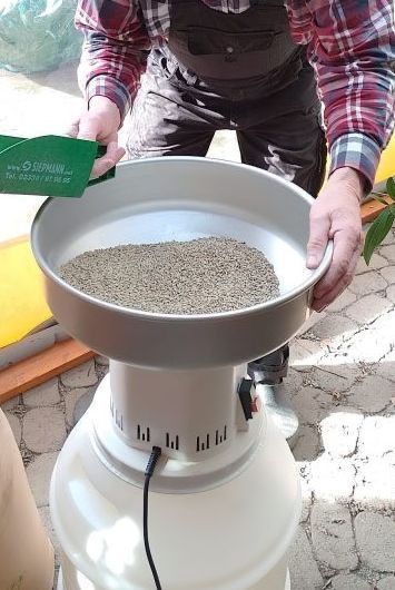 Tutte le macchine: [NEU]: Elektrische Getreidemühle – Nuovo (secondo la descrizione) da Arni AG venduto da CreaFlex 1