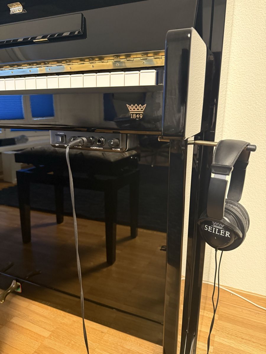 Strumenti musicali: Schwarzes Klavier der Marke Seiler – Usato da Schwyz venduto da hubert0206 5