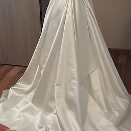 Robes: Superbe Robe de mariée Ivoire Claire – D'occasion à Saillon par muj_ncr8 4