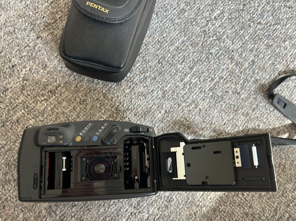 Pentax Fotocamera: Kompakte Pentax Zoom 105R – Usato da Gondiswil venduto da shaenu 3