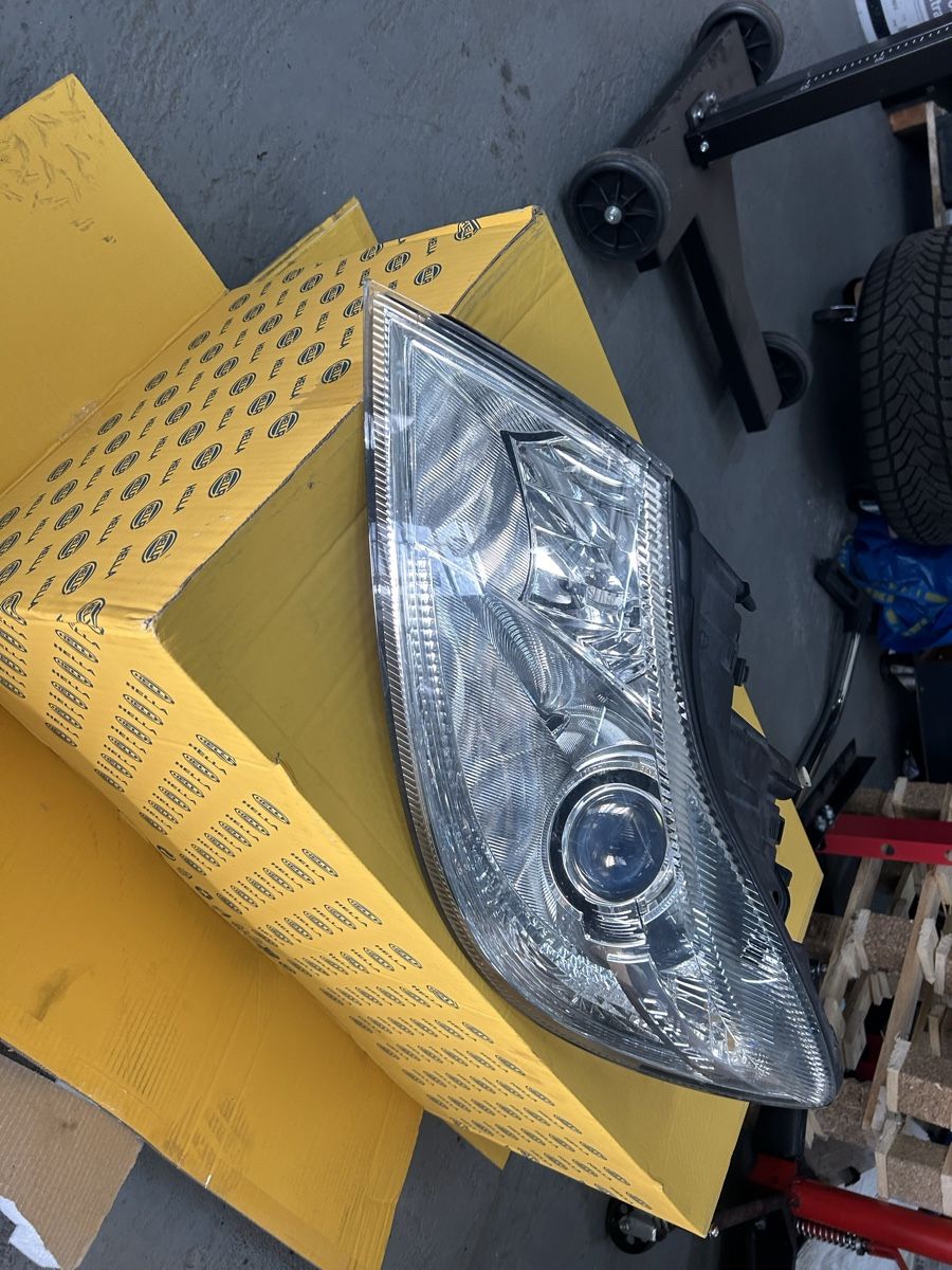 Fari: Scheinwerfer zu Skoda Scout bj 2011 – Usato da Präz venduto da Racer.98 8