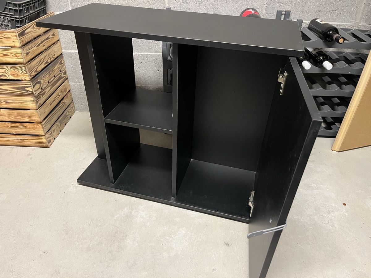 Aquarium: Meuble pour aquarium – Gebraucht aus Orsières von rau_7yt7 1