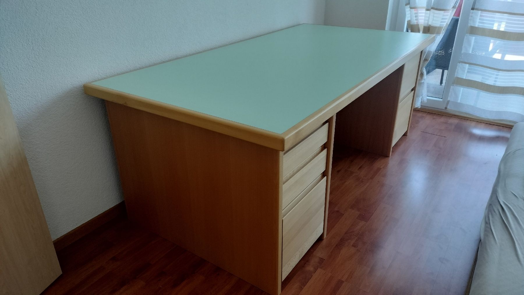 Scrivanie: Schreibtisch 200*100 – Usato da Oberriet SG venduto da tan_9rzb