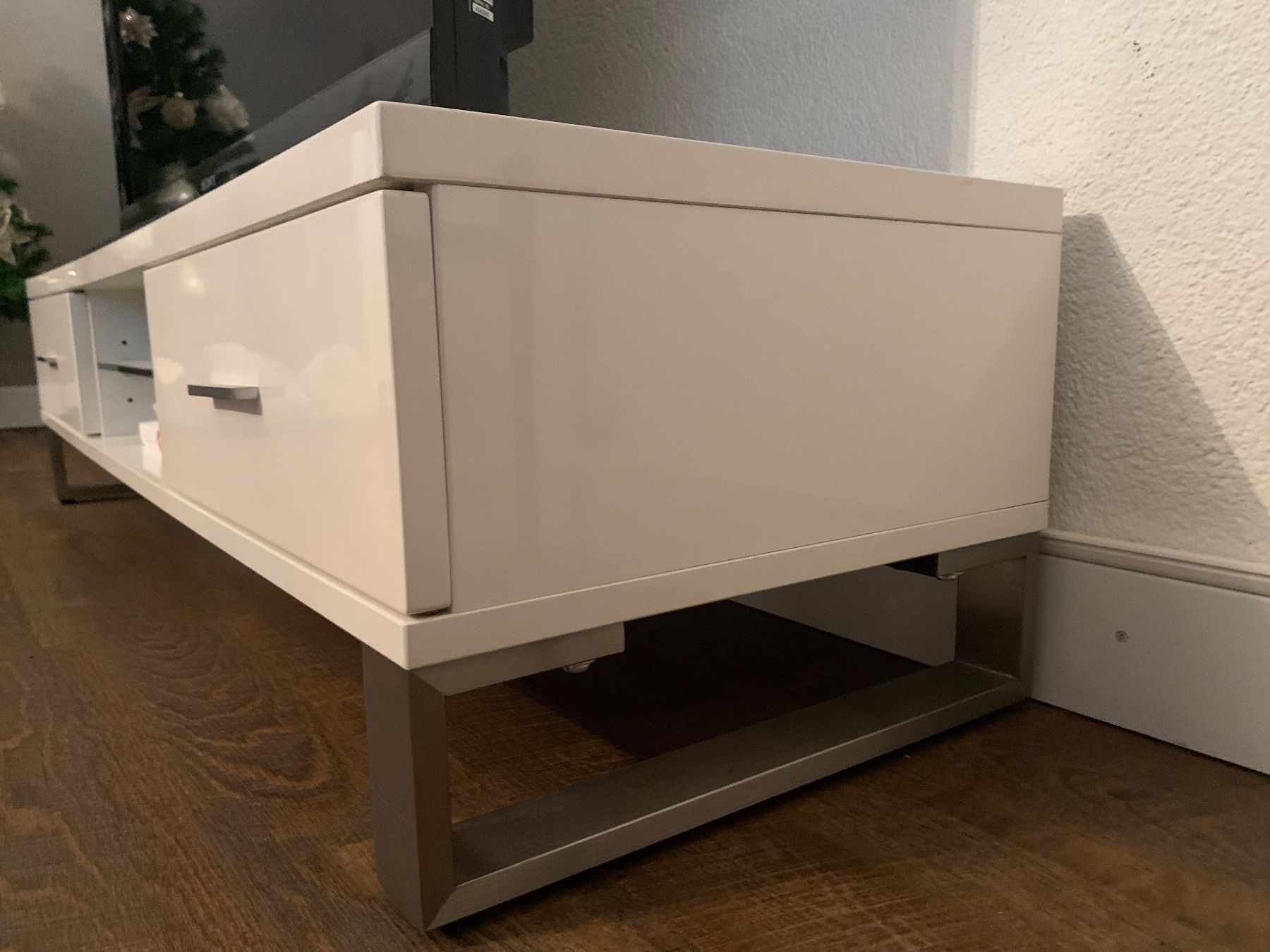 Micasa TV Möbel: Weisses TV-Möbel von Micasa – Gebraucht aus Wallisellen von preloved.fastfashion 4