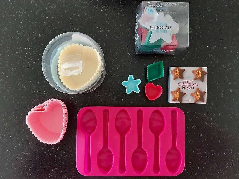 Moules à gâteaux: Divers moules en silicone – D'occasion à Froideville par Sergio80