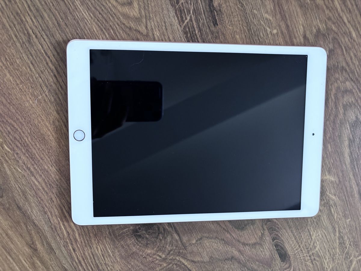 Apple Tablet PC: iPad 8. Generation 32GB – Nuovo (secondo la descrizione) da Täsch venduto da Dmoosi