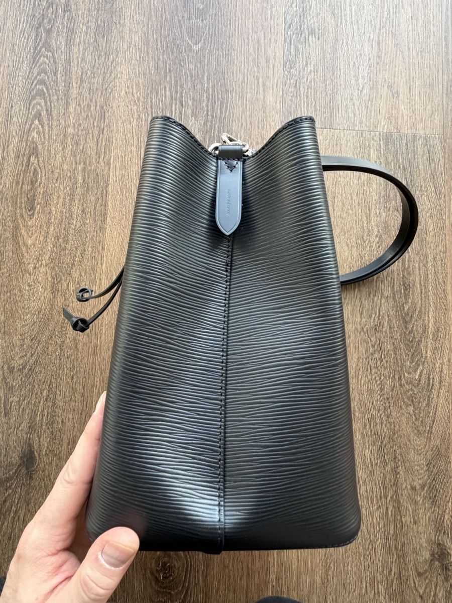 Louis Vuitton Taschen für Damen: Wunderschöne LOUIS VUITTON NéoNoé MM Tasche schwarz – Neu (gemäss Beschreibung) aus Winkel von betterade 6