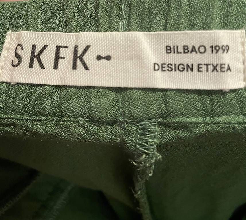 Pantaloni: Stoffhose grün von bold matters, Grösse L – Nuovo (secondo la descrizione) da Frauenfeld venduto da chbre 4