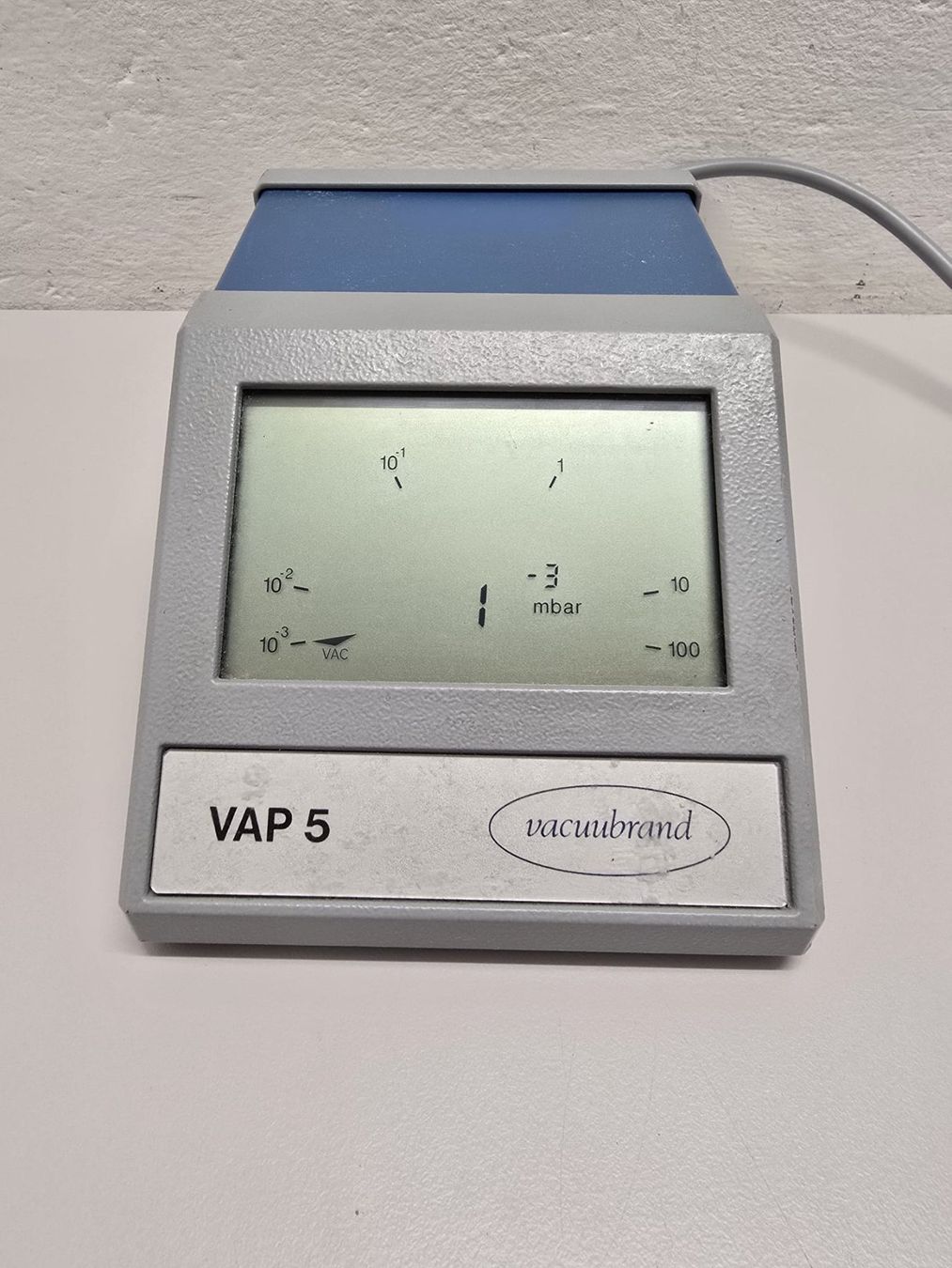 Sistema di controllo: vacuubrand VAP 5 vacuumcontroller – Usato da Niederdorf venduto da LeptonAG_Labor 1