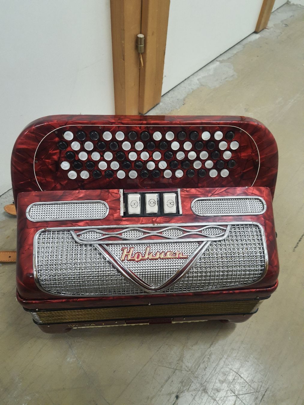 Hohner Strumenti musicali: accordéon chromatique hohner avec coffre – Usato da Pont-de-la-Morge venduto da Mirabelle0 6