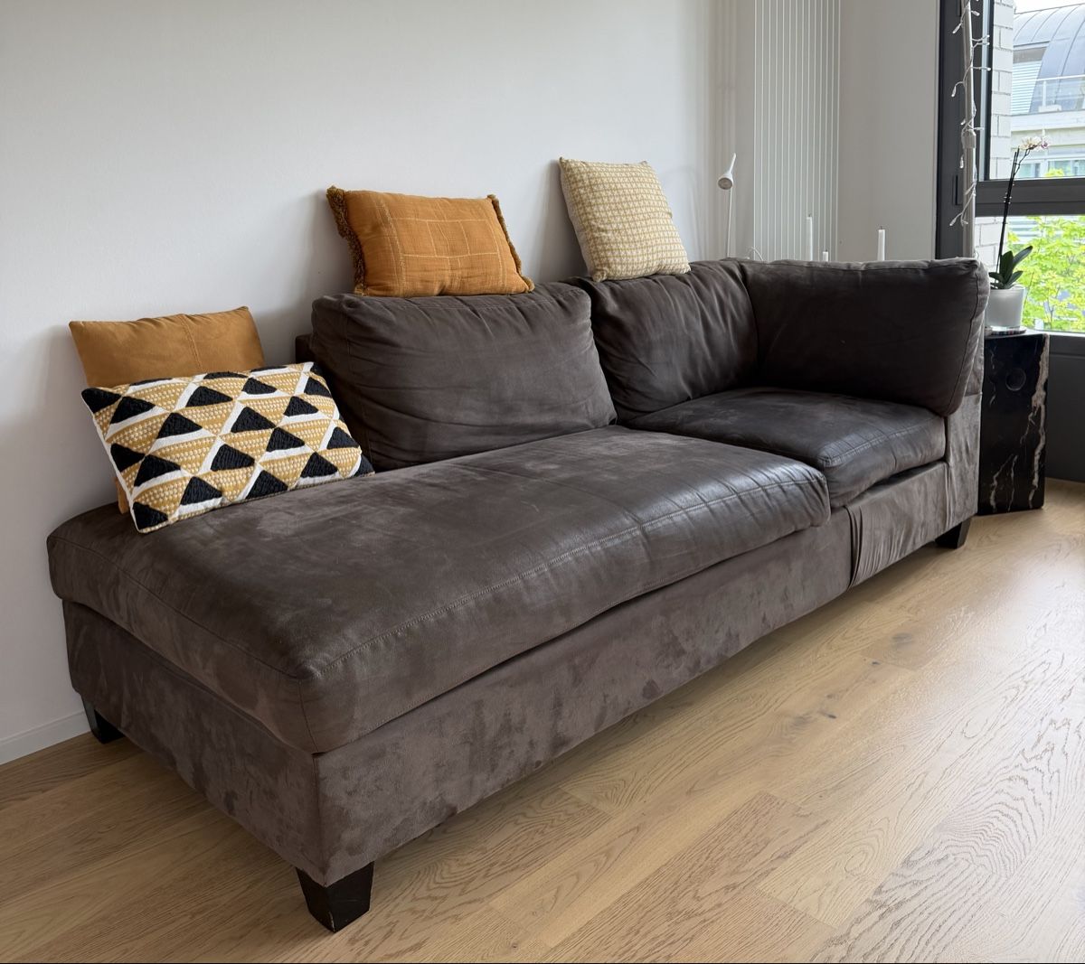 Divani: Comfortable & well-maintained brown sofa (220cm) – Usato da Zug venduto da chr_trc2 1