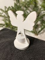 Engel aus Holz weiß mit LED Teelichterkerze